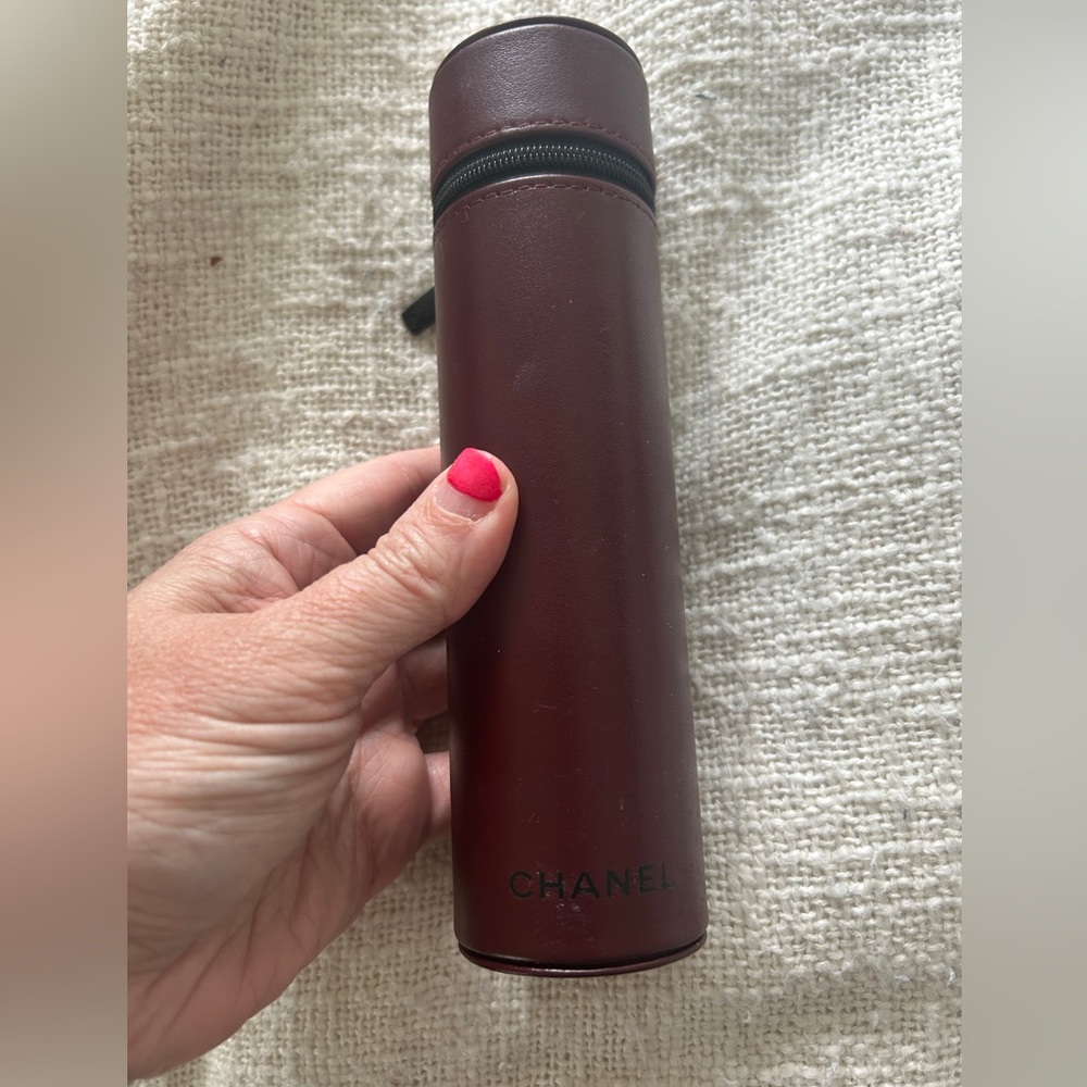 Chanel Beauty Brush holder - maroon